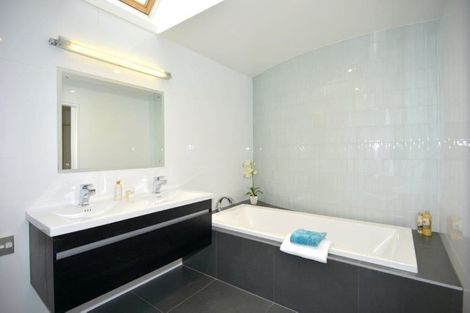 Photo of property in 1 Daresbury Lane, Fendalton, Christchurch, 8014