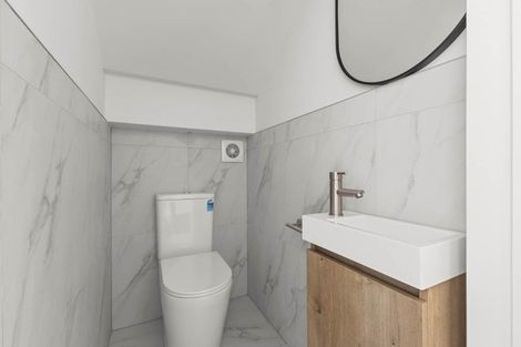 Photo of property in 31 Great South Road, Papatoetoe, Auckland, 2025