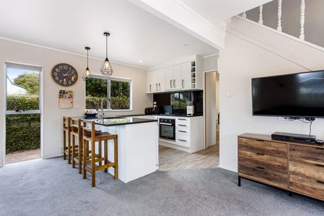 Photo of property in 9 Rheingold Place, Huapai, Kumeu, 0810