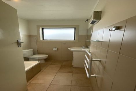 Photo of property in 352 Blenheim Road, Upper Riccarton, Christchurch, 8041