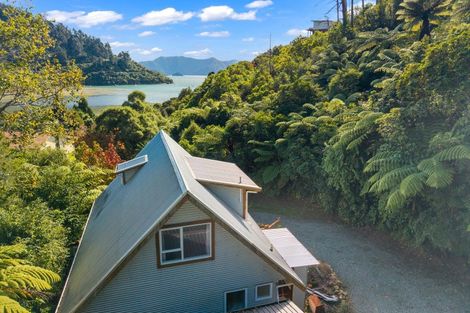 Photo of property in 34 Mccormicks Road, Whatamango Bay, Picton, 7281
