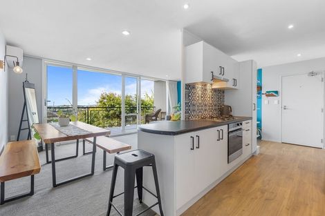 Photo of property in 11/166 Mokoia Road, Chatswood, Auckland, 0626