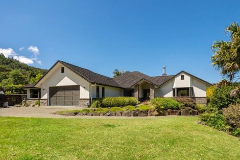 Photo of property in 80 Tarapatiki Drive, Whitianga, 3510