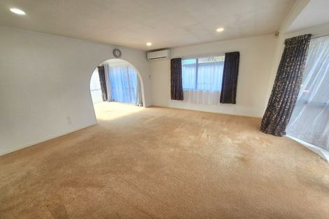 Photo of property in 35 Orangewood Drive, Northpark, Auckland, 2013