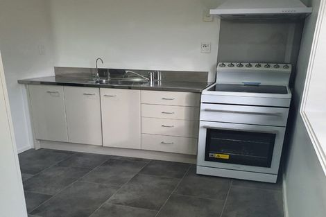 Photo of property in 2/16 South Street, Papakura, 2110