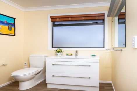 Photo of property in 2/17 Rainbow Drive, Rainbow Point, Taupo, 3330