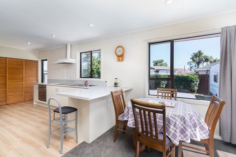 Photo of property in 37 Moffett Street, Islington, Christchurch, 8042