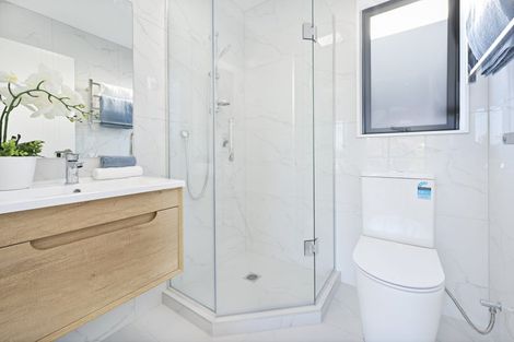 Photo of property in 35a Hereford Street, Te Atatu Peninsula, Auckland, 0610