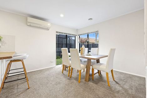 Photo of property in 25 Dairyland Drive, East Tamaki Heights, Auckland, 2016