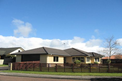 Photo of property in 11 Drumfearn Place, Rototuna, Hamilton, 3210