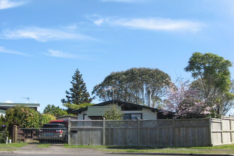 Photo of property in 12 Cargill Place, Frankleigh Park, New Plymouth, 4310