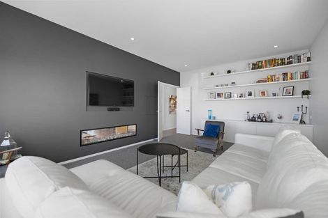 Photo of property in 11 Marbleleaf Lane, Albert Town, Wanaka, 9305