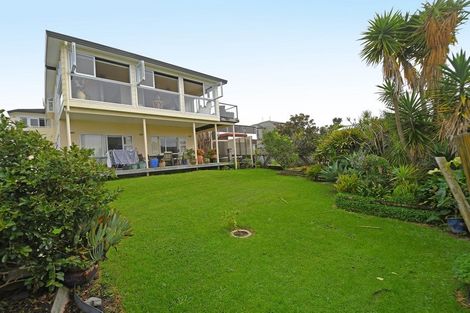 Photo of property in 5 Ngatira Place, Snells Beach, 0920