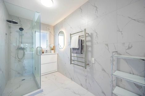 Photo of property in 23 Korotaha Terrace, Rothesay Bay, Auckland, 0630