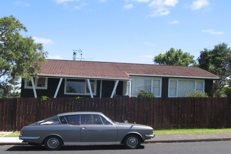 Photo of property in 1/125 Manuka Road, Bayview, Auckland, 0629