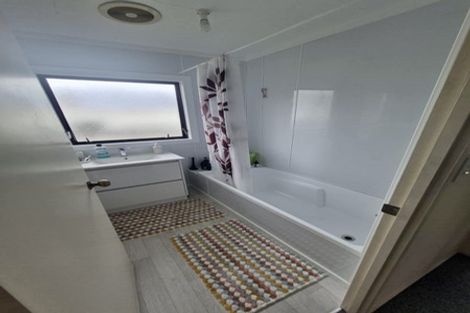 Photo of property in 8 Rhine Place, Weymouth, Auckland, 2103