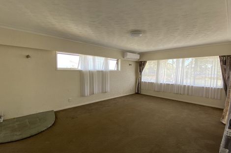 Photo of property in 72 Botany Road, Botany Downs, Auckland, 2010