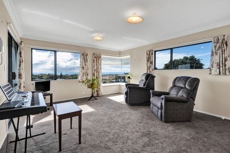 Photo of property in 20 Kellyville Heights, Merrilands, New Plymouth, 4312
