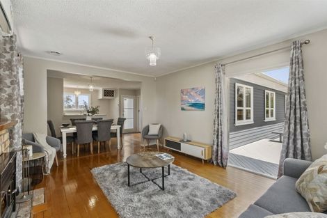 Photo of property in 1/24 Lyttelton Avenue, Forrest Hill, Auckland, 0620