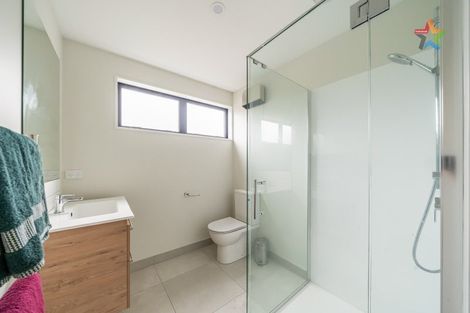 Photo of property in 4/48 Glen Road, Stokes Valley, Lower Hutt, 5019