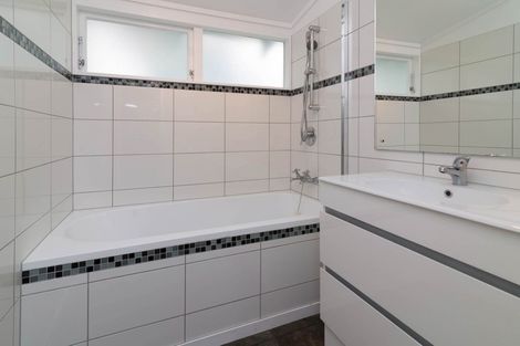 Photo of property in 18 Icarus Place, Sunnybrook, Rotorua, 3015