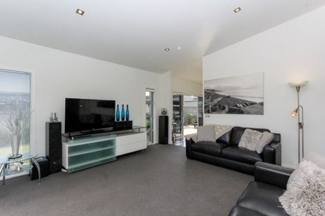 Photo of property in 3 Dolphin Parade, Bell Block, New Plymouth, 4312