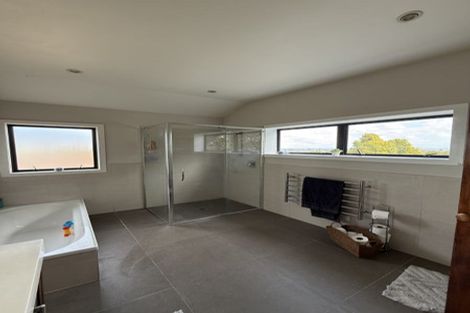 Photo of property in 99 Redoubt Road, Goodwood Heights, Auckland, 2105
