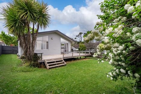 Photo of property in 11 Sunward Rise, Glenfield, Auckland, 0629