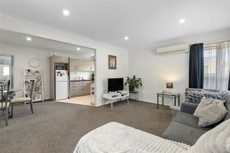 Photo of property in 1/320 Memorial Avenue, Burnside, Christchurch, 8053