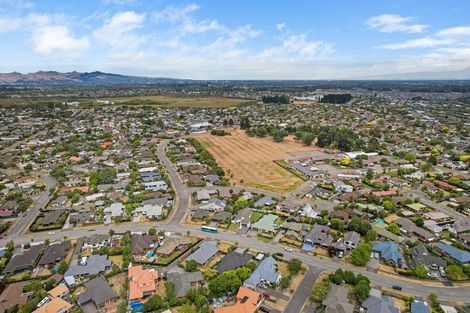 Photo of property in 33 Broadhaven Avenue, Parklands, Christchurch, 8083