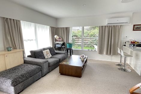 Photo of property in 42 Cheval Drive, Totara Vale, Auckland, 0629