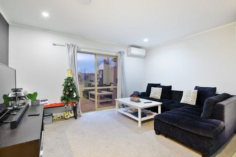 Photo of property in 9 Lockington Avenue, Henderson, Auckland, 0612