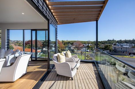 Photo of property in 2 Ronaki Road, Mission Bay, Auckland, 1071