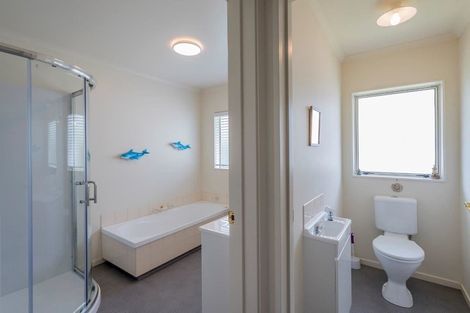 Photo of property in 11 Belvedere Avenue, Waikanae, 5036