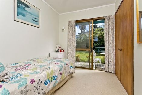Photo of property in 2/39 Parr Terrace, Castor Bay, Auckland, 0620