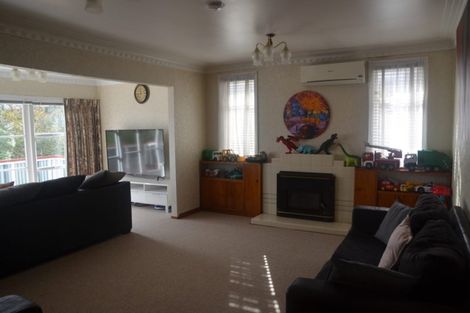 Photo of property in 13 Newington Road, Henderson, Auckland, 0612