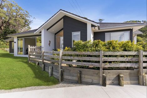 Photo of property in 5b Hobbs Road, Matakatia, Whangaparaoa, 0930