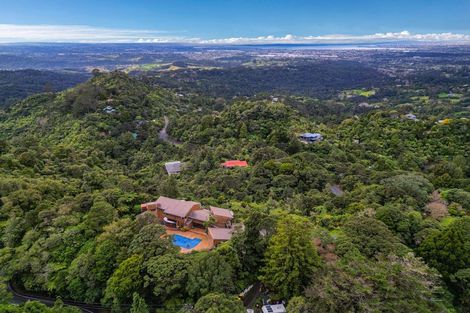 Photo of property in 922 West Coast Road, Waiatarua, Auckland, 0604