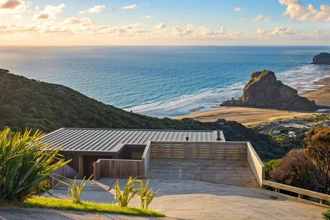 Photo of property in 81 Piha Road, Piha, New Lynn, 0772