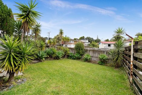 Photo of property in 2/85 Diana Drive, Glenfield, Auckland, 0627