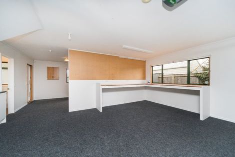 Photo of property in 86 Pahiatua Street, Hokowhitu, Palmerston North, 4410