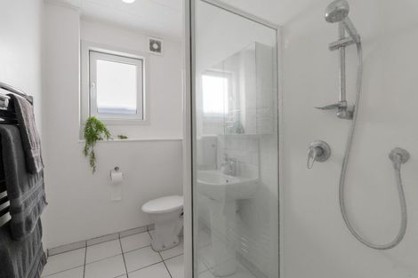 Photo of property in 16 Doris Gordon Crescent, Crofton Downs, Wellington, 6035