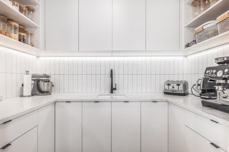 Photo of property in 94 Kotare Street, Waikanae, 5036