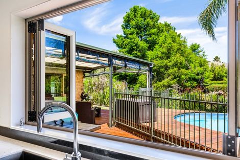 Photo of property in 14 Semillon Avenue, Henderson, Auckland, 0612