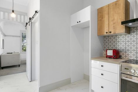 Photo of property in 60 Gladstone Road, Dalmore, Dunedin, 9010