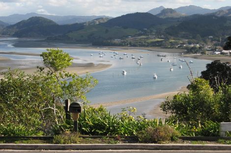 Photo of property in 24 Motuhoa Road, Tairua, 3508