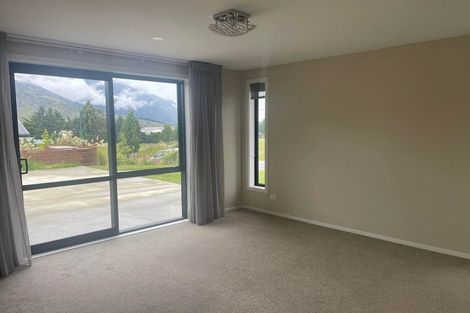 Photo of property in 2 Batsford Lane, Lower Shotover, Queenstown, 9371