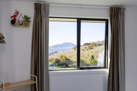 Photo of property in 5 Grandview Lane, Acacia Bay, 3385