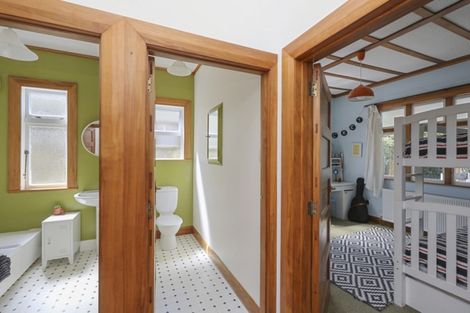 Photo of property in 25 Glen Almond Street, New Plymouth, 4310