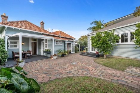 Photo of property in 58 Hinemoa Street, Birkenhead, Auckland, 0626